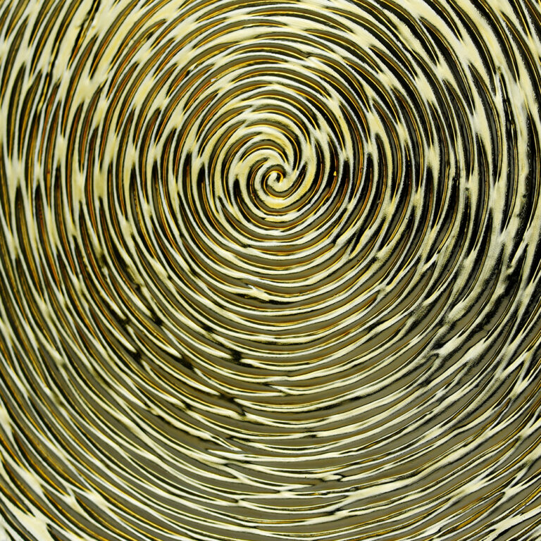 Plato Base de Plástico Siena Dorado Detalle