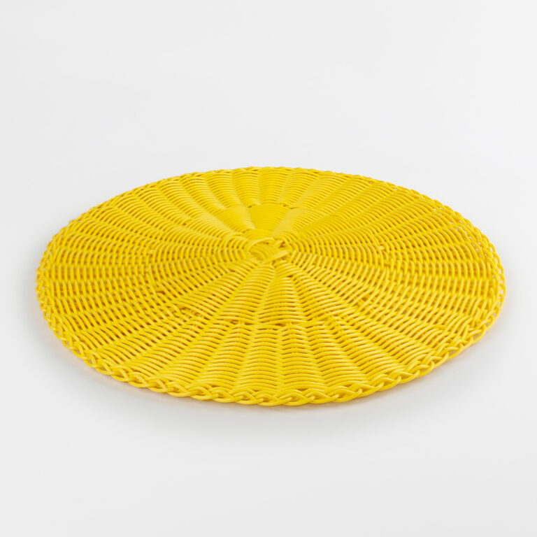 Plato Base de Polipropileno Sol Plástico Amarillo Acostado 2